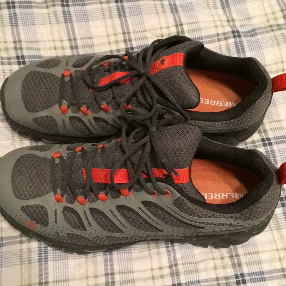 Merrill Hiking Shoes with Vibram Sole